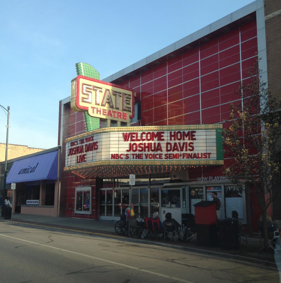 highergroundstc's tweet photo. Love it! MT @mynorth Welcoming Joshua Davis home to #tcmi http://t.co/QI2ztkbsM6 #TheVoice #TCProud http://t.co/Krt2aiFzmZ