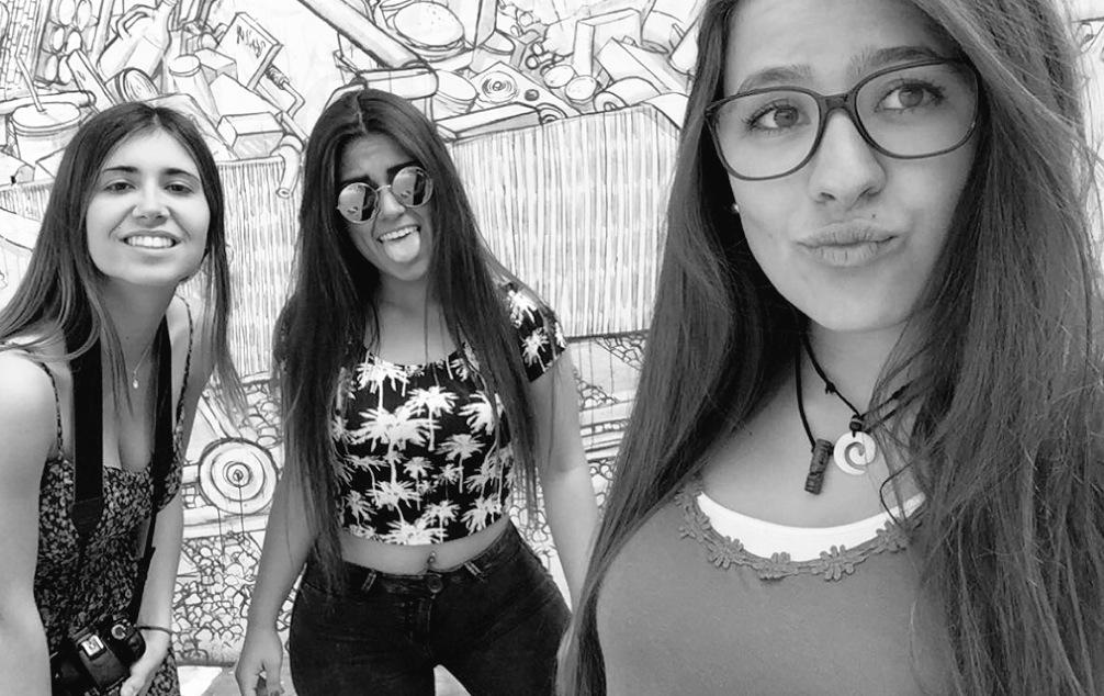 anacomino_'s tweet photo. Lope y las nenas 👍😜👸 http://t.co/A97JEAzBlg