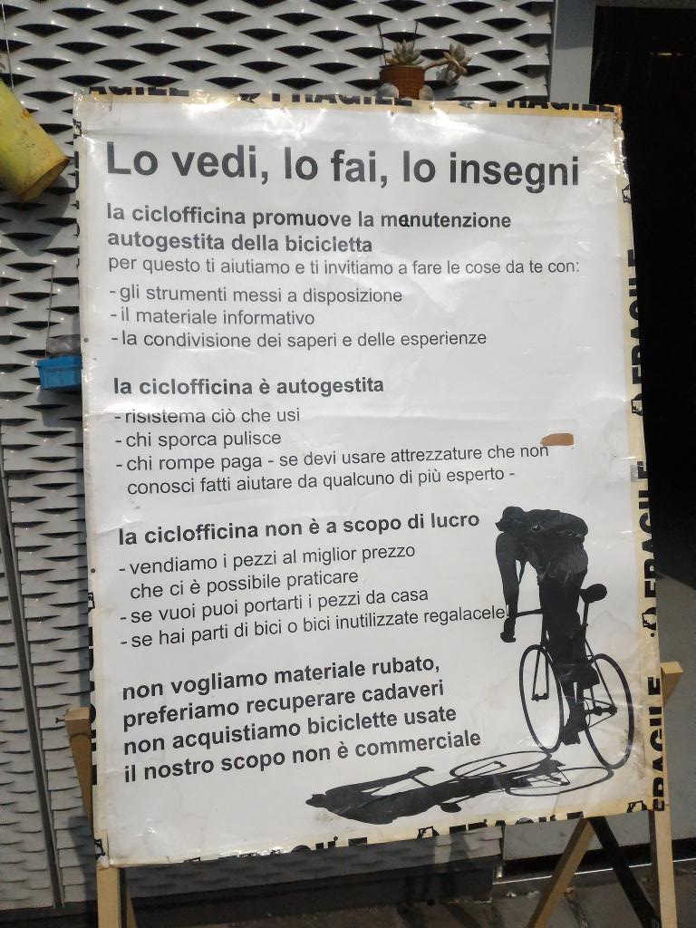 CanonItaliaSpA's tweet photo. Lo vedi, lo fai, lo insegni. Come in ogni cosa. #ComeandSee #Milano http://t.co/o17CbPPoz6
