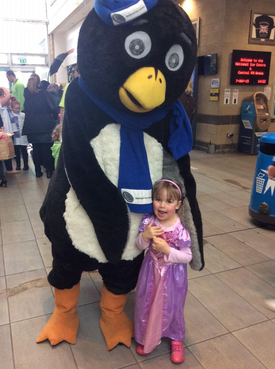 Nat_Ice_Centre's tweet photo. With the venue bursting with families this week, Pip has been out and about greeting everyone! #PrinceandPrincesses http://t.co/Ddc52FYtFC