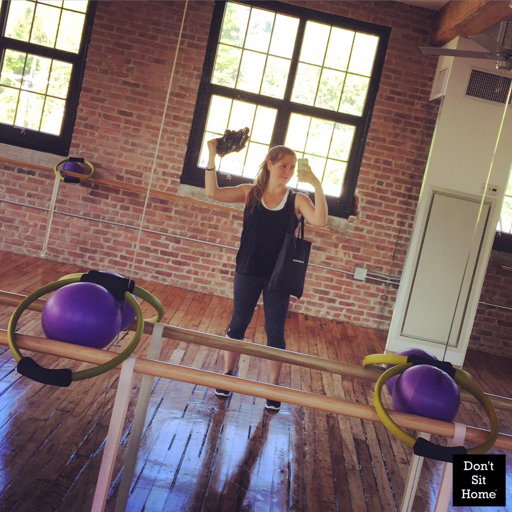 dontsithome's tweet photo. Barre.✔️. Clip-on shoes.✔️. Worked out #dontsithome girl. ✔️. TY @LocalBarre for a great Handle-Barre class! #hoboken http://t.co/cuqyGeRyLy