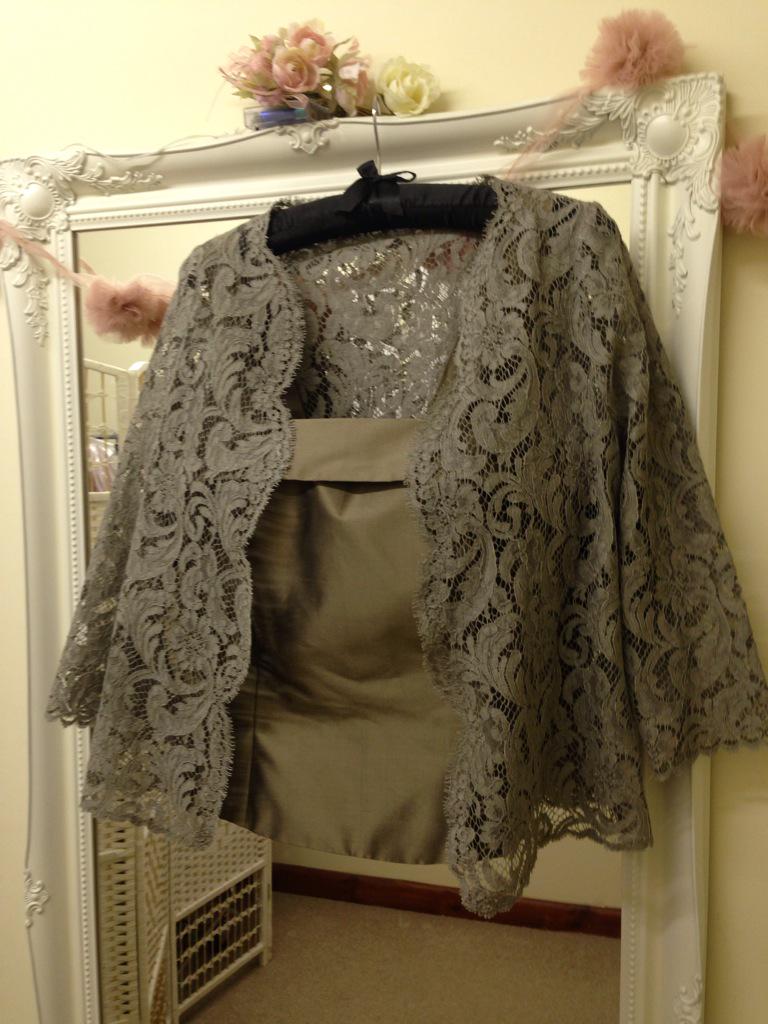 Bespokebysummer's tweet photo. Some orders made/altered by @Bespokebysummer to be returned to the lovely designer @PerriAshby for clients big day http://t.co/9dSvhsIkTq