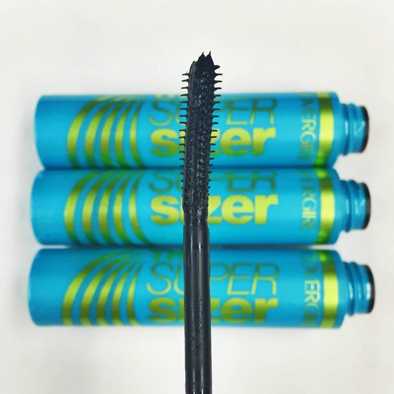 COVERGIRL's tweet photo. New Super Sizer Mascara’s lash styler: here to make sure that no lash gets left behind. #LashFame http://t.co/XOgSnNNykH