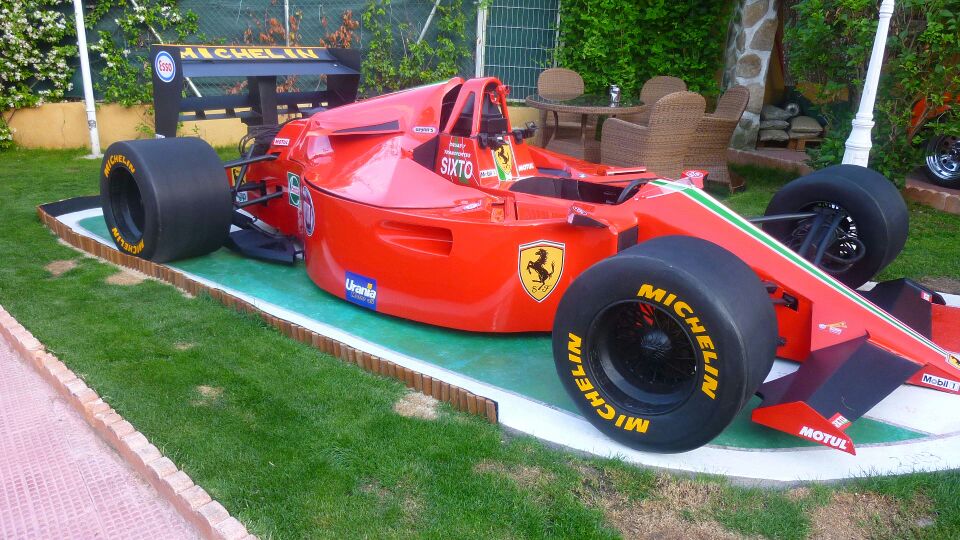 MONTRASER's tweet photo. #formula http://t.co/tbLUepio5S