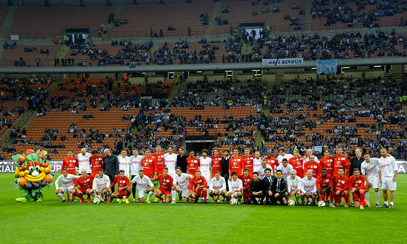 Expo2015Milano's tweet photo. Solidarity wins at San Siro. A great success for @MatchforExpo: 4-6 to Expo. #Expo2015 http://t.co/tA7Jq5Ao7I http://t.co/9H96zI5ztb