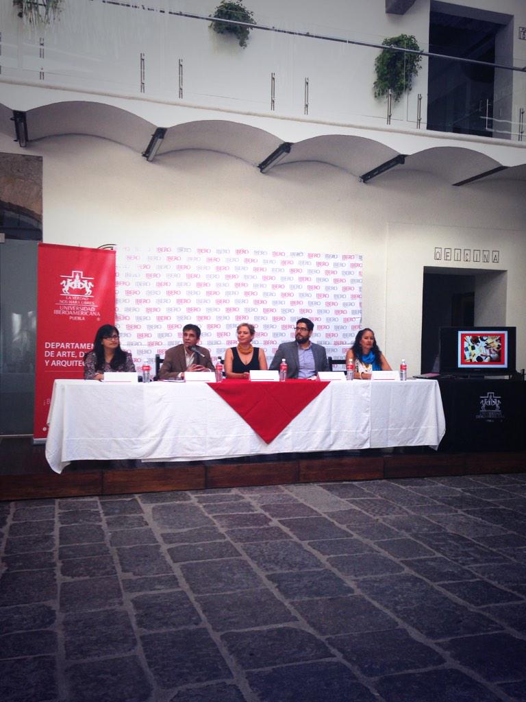 InfoCazuela's tweet photo. #cazuelapresente en la presentación de la maestría en diseño estratégico e innovación de la @IberoPuebla http://t.co/RFobmTNy8z