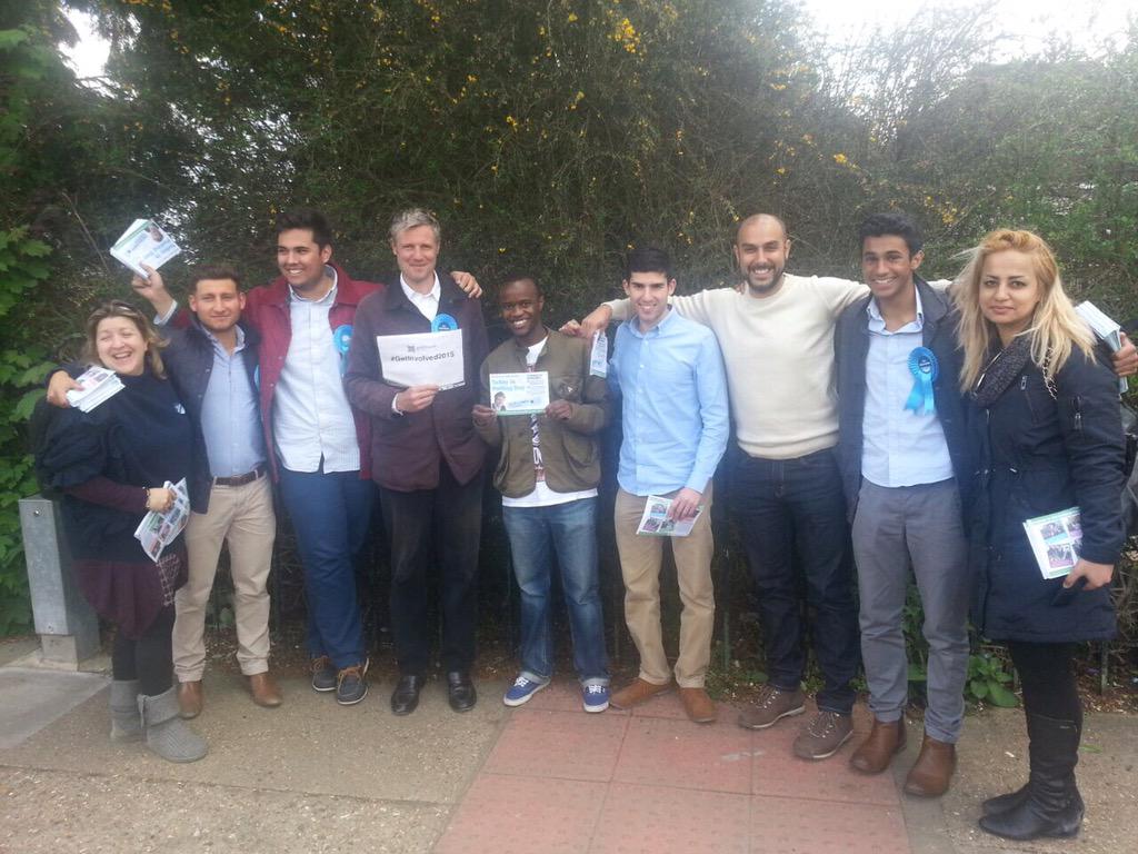 UKPatchwork's tweet photo. #Patchworkers campaigning with @ZacGoldsmith @RPNKTories @Conservatives #GetInvolved2015 #SchoolRun @yoobie85 http://t.co/PQ35GxJULZ