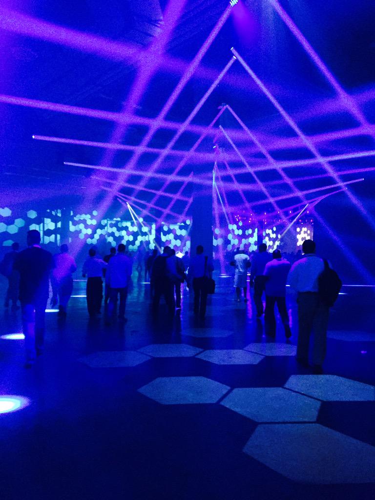 AuroraEventTeam's tweet photo. #eventprofslv providing information to #EMCWorld2015 @VenetianVegas http://t.co/YmTADevZwB