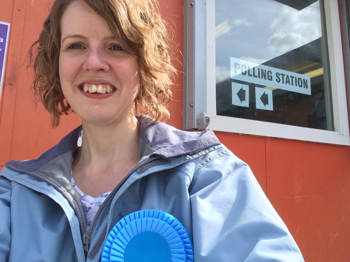 Sitting in a sunny spot meeting people exercising the right to vote - great way to spend the day! #Conservative