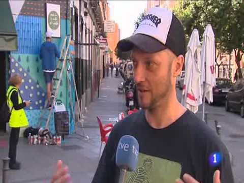 CALLELavapies's tweet photo. #CALLE2015 en @La1_tve: https://t.co/jPfpBUHlKM @lavapiesenvivo … @MSAP_Madrid @PlayadeLavapies @antonyomarest #Arte http://t.co/kEmBY9b1A0