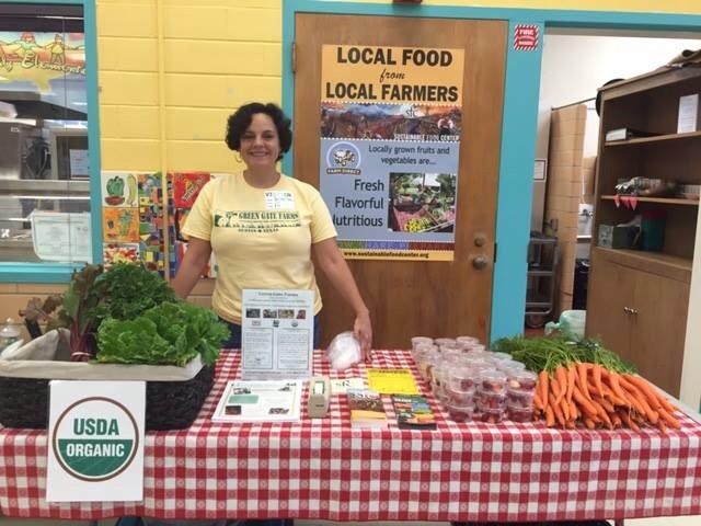 Christina is at Bryker Woods Elementary talking about farm fresh organic veggies! #meetthefarmer #GreenGateFarms