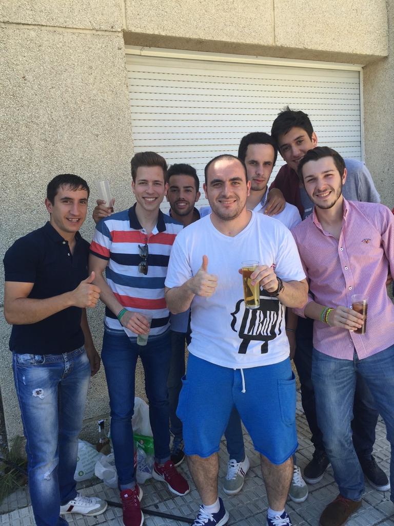 JoseMiguelRH's tweet photo. A los estudiantes también nos gusta la fiesta!! Sí a #EPCCWeek y #TecnicaSound15 por muchos años así @EstudiantesEPCC http://t.co/KapkCMioTb