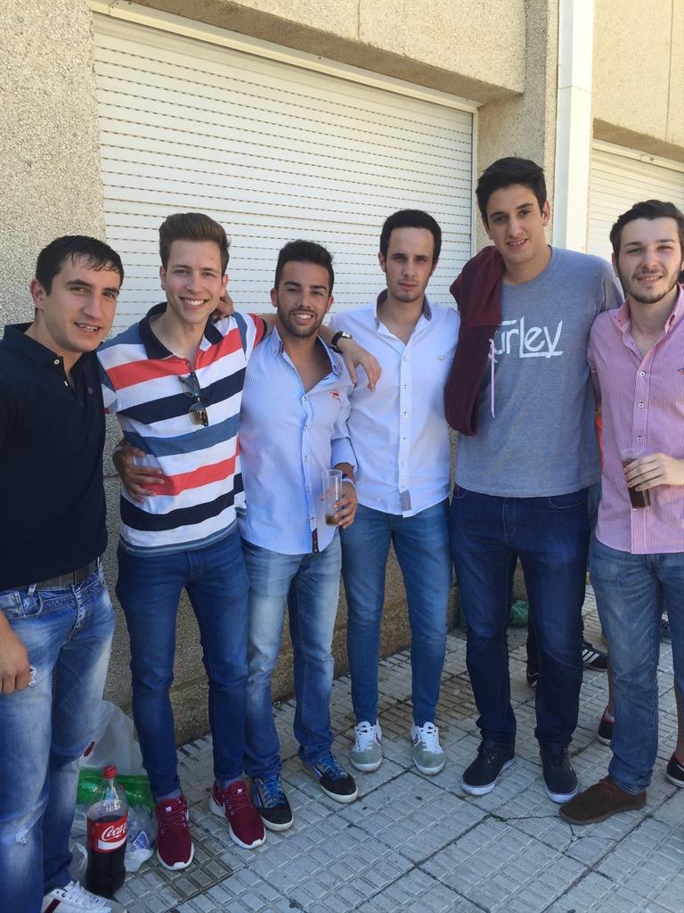 JoseMiguelRH's tweet photo. A los estudiantes también nos gusta la fiesta!! Sí a #EPCCWeek y #TecnicaSound15 por muchos años así @EstudiantesEPCC http://t.co/KapkCMioTb