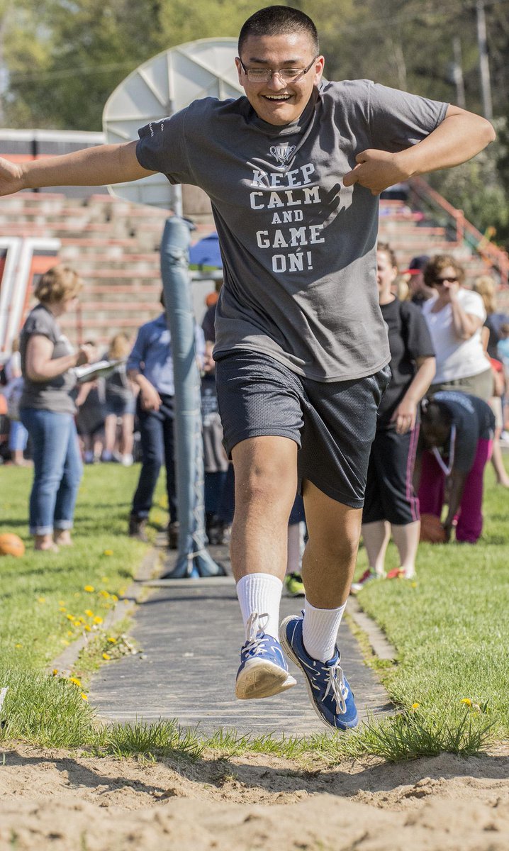 HeraldByknish's tweet photo. Students from around #MercerCoutyPA participate in the 2015 Special Games at #SharonHigh http://t.co/Ga1BpB1JLY