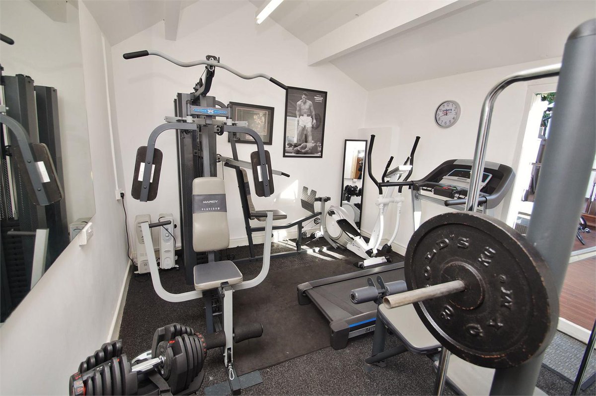 STUNNING PROPERTY JUST REDUCED ! 
Arundel Road, Birkdale £219,500 
To book a viewing call 01704 536900 #southport