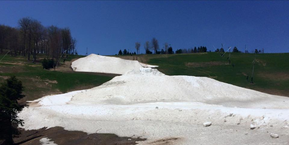 MudonMountain's tweet photo. #MOTM15 Obstacle 5. Sno-Way: travel through a winter wonderland &amp; try to remember that it is May.... http://t.co/0YEGvwwBDx