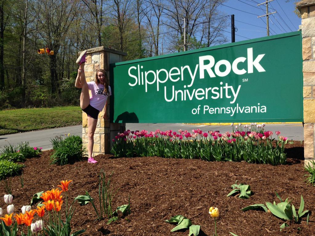 Kylie_Criswell's tweet photo. Freshman year: complete โ๏ธ #byesru #hellosummer http://t.co/dgrQPP5g6f