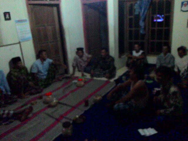 abimanyucm's tweet photo. Jamaah yasinan lereng bukitmenoreh magelang,,  ,,,dukung evi masamba #DA2 indosiar http://t.co/RPNt3LdxQW
