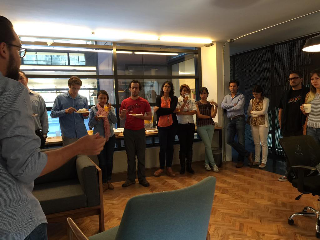 AlexSantanaG's tweet photo. Nuestro querido @gusdetavo presentando el primer #WaffleThursday en W.R.K. @UPLatam @UPGlobalHQ @nubity http://t.co/Q0JVTRhlKP
