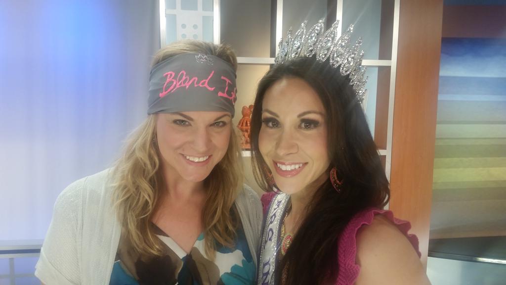 kaylathomasoma's tweet photo. Check it out! @Nvr_GvUp made me a special headband! Can't wait for @Race4Souls!! http://t.co/Fxj4MrnjQS
