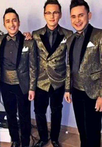 trio_julit's tweet photo. Host paling kece inimah♥ @irfanhakim @ramzi_tebe @dhikacungkring :D #TrioJulit http://t.co/hw6rj3CDk3