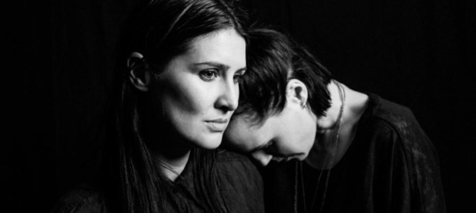 NoiseyMusic's tweet photo. .@laurenflax from @CREEPOFFICIAL gives @evvolmusic’s "Your Love" a minimalist makeover http://t.co/s7Q8M1LSBh http://t.co/17uGtPTp6k