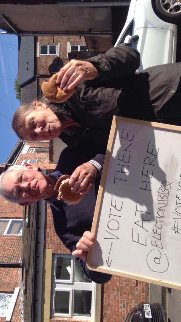 ElectionBBQ's tweet photo. First local recipients of our gourmet burgers #feeddemocracy http://t.co/tBFjEnoUUa