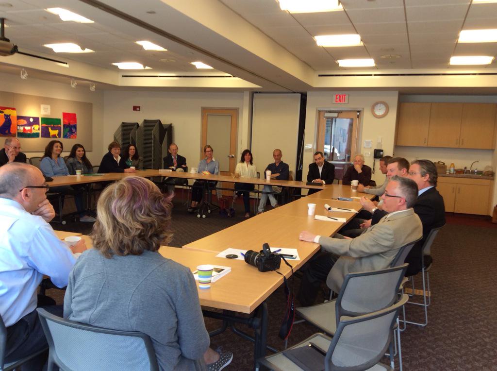 SeanScanlonCT's tweet photo. Great roundtable w/ 30 #Guilford small biz owners this morning. Thx to @GoodstreetsOrg for hosting a great discussion http://t.co/q0WPRaRJ8z