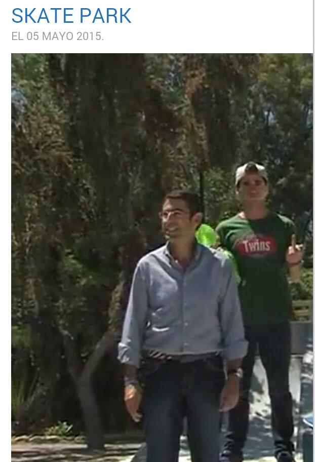 CoinosdelMundo's tweet photo. Una imagen de la noticia resume la devoción popular hacia Tapia x querer hacer y vender en meses lo no hecho en años http://t.co/GrVsFoeOiq