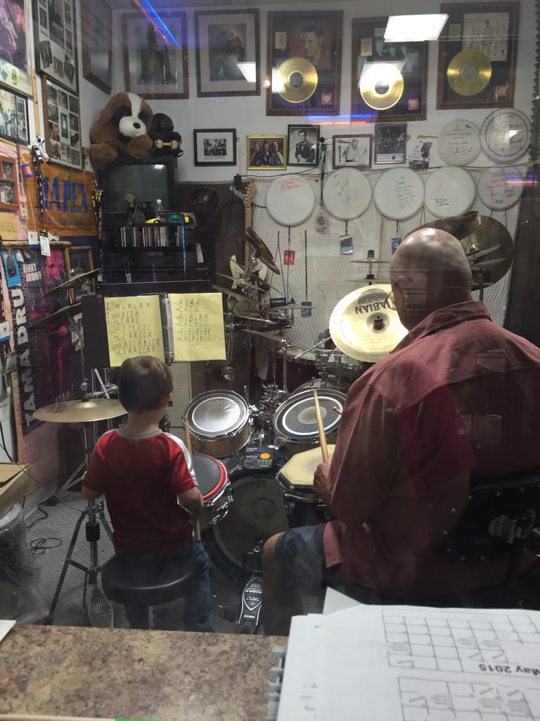 Officialzackary's tweet photo. Drum lesson Thursday! #5SOSFAM #5sosfan #miniash #AshtonTo4Million http://t.co/hGXlP7O5pN