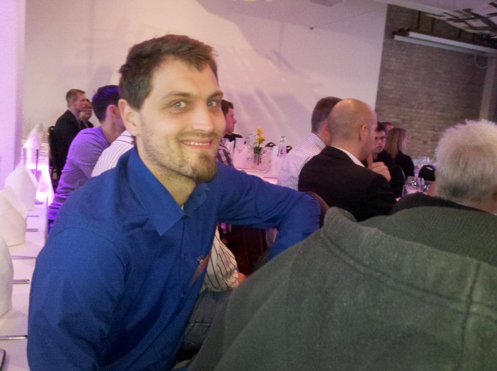 mariobehling's tweet photo. #freifunk Community beim @bcix Treffen in #Berlin. Interessanter Vortrag zu Nutzersimulation von @IXIAcom. Danke http://t.co/KOvJq46nbQ