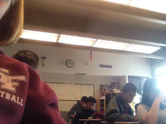 aslivingstone16's tweet photo. @aaron_shmoney @shans_04 @joduarte16 #historyclass http://t.co/XN9x5sBVqq