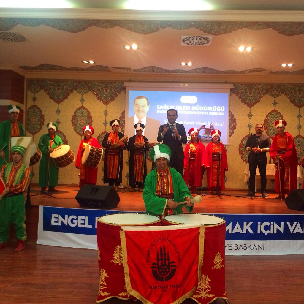 UmutOzturkk's tweet photo. Engel tanımayan kardeşlerimizle beraberim.Sunumdayım... @Radyo7 http://t.co/kUUJg0xX8m