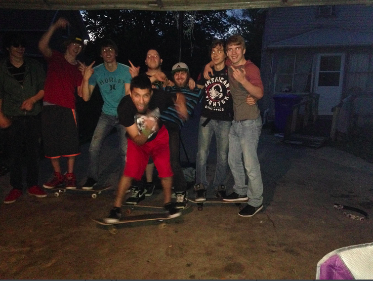 TripppyHipsta's tweet photo. When the Squad have a get together @TripppyChild @santellanez @Alexsucksss @Tripppyswag @bbs_beetner @RhettJessen #OG http://t.co/emhqEB2ZDu
