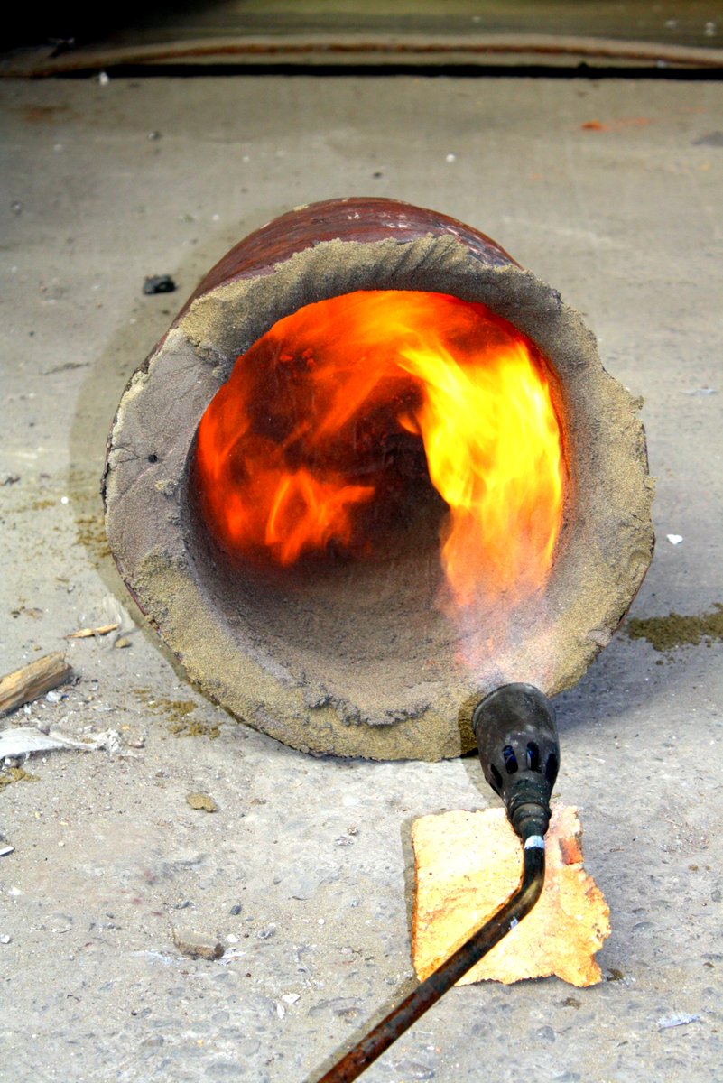 #Heating the #crucible for a #bronze pour earlier this week 

#photooftheday #foundry