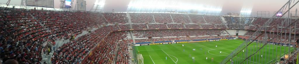 Maldozahe's tweet photo. Nervion....follada a la fiorentina....la cara de los valencianistas y beticos debe ser de libro http://t.co/UZKtfFTSUN