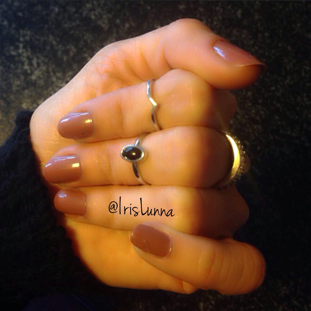 IrisLunna's tweet photo. #today #nailsParis #FashionChicks #favorito #rings #dope #loveit 🌙 http://t.co/QxgG7RhAjm