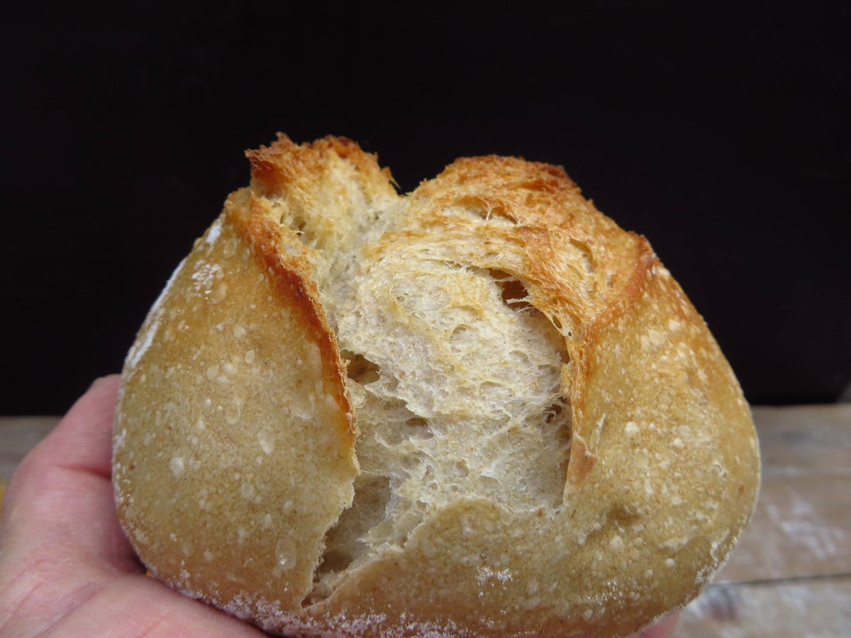 JohnzBakery's tweet photo. Aanstaande zaterdag 9 mei verkoop #desembrood @ http://t.co/OtqqGQK5ws #spelt #bier #durum #tomaat #graskaas 2015 http://t.co/JUBCnwfqdN