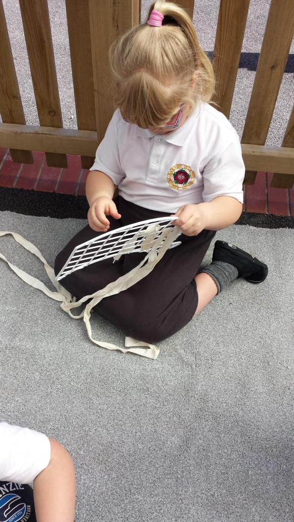 MissAJLuke's tweet image. @BarrowIslandSch Fun in the sun weaving in Reception this afternoon #deepconcentration