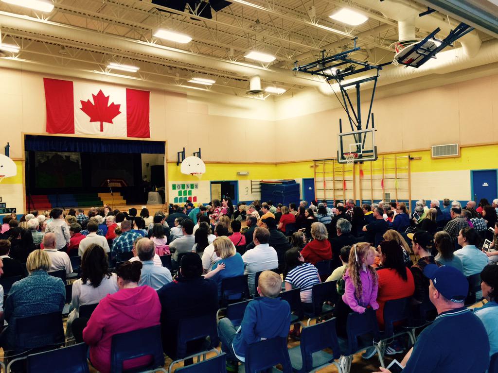 tneknai's tweet photo. BiG crowd on hand for #Wickwire's (@DrJCWickwireAca) production of Joust! | #SSRSB #NSed a mighty medieval #musical http://t.co/0WfG4PArP1