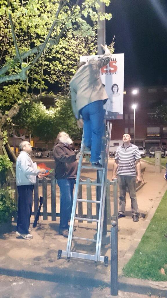 MESCampdevanol's tweet photo. Comencem la campanya electoral amb @LluisetLopez fent el que prometem: TREBALL EN EQUIP #24M #juntsMES #Campdevànol http://t.co/0WonsV0gCa