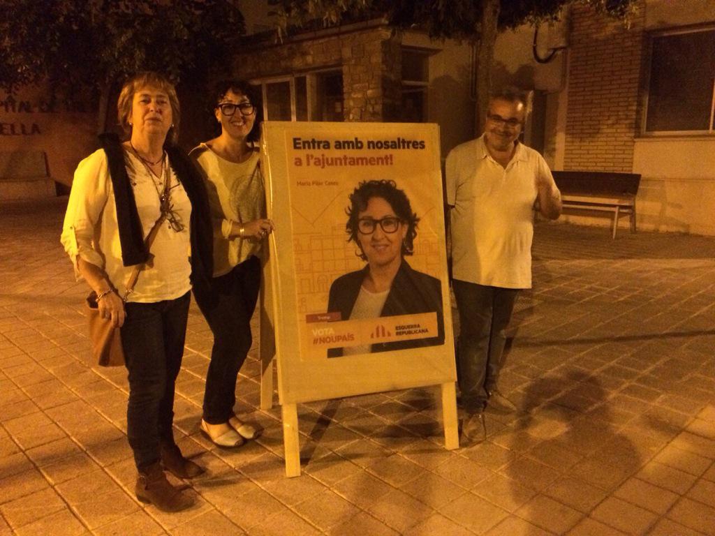 LOLITARIBERA's tweet photo. .@ERCTremp ja tenim el primer cartell penjat! Voteu.nos! @MPIlarCases http://t.co/VLGA36FdiX