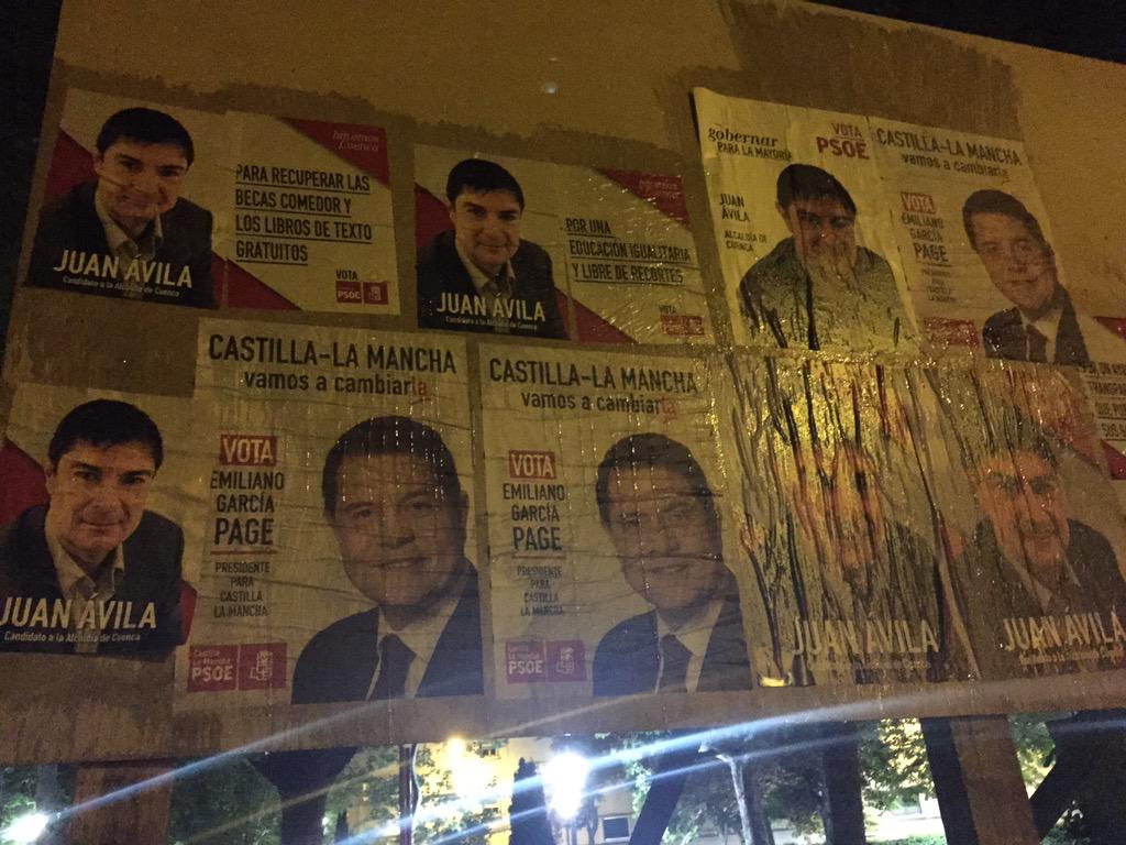 PSOEdeCUENCA's tweet photo. Carteles ya pegados #alcaldeJuan #hacemosCuenca #VotaPSOE #PagePresidente http://t.co/Ku1J4Pz2Fw