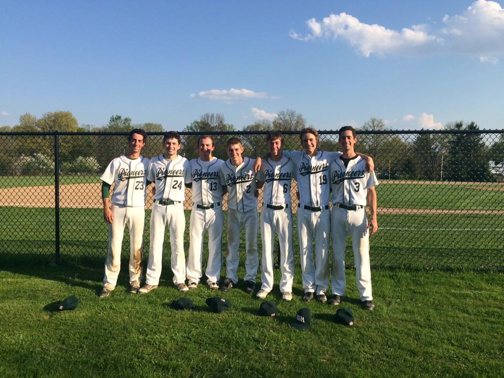 BaseballWra's tweet photo. Senior pioneers win their last game at home! #farewelltour http://t.co/YYWkoWpHam