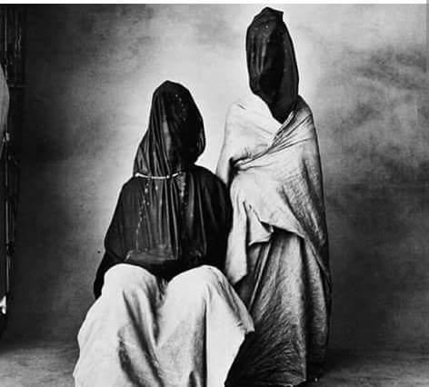 تصور خیلی ها از قفس " آهن و حصار" است!!!
 غافل از این که افکار و باورهای نادرست، تنگ ترین و مخوف ترین زندان هاست...