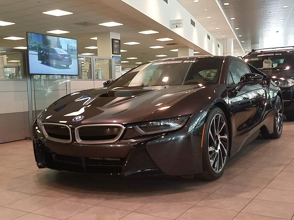 david3638's tweet photo. 2014 BMW i8 on sale. 300mi on it. http://t.co/3tFQcvD3d4