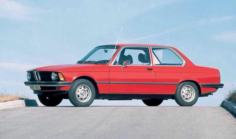 AutosDesign's tweet photo. #BMW Serie 3 14 millones vendidos desde 1975-2015 #Felicidades BMW http://t.co/GrPViDkOm7