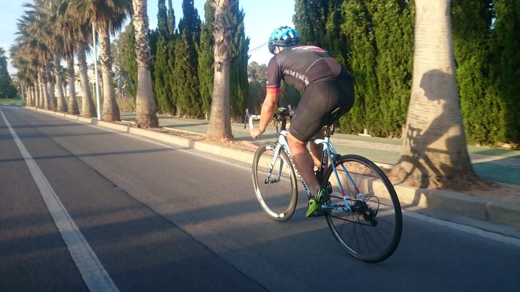GordonSeen's tweet photo. Km175. Ya hemos entrado en Marina d'Or. Haremos la T2 en el lugar de la T1 del @Puretriathlon de Marina d'Or 💪💪💪 http://t.co/b34LEsNGHc