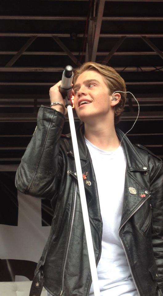MarleenFW_'s tweet photo. @SamuelYPL ❤️ http://t.co/CfIVuInId5
