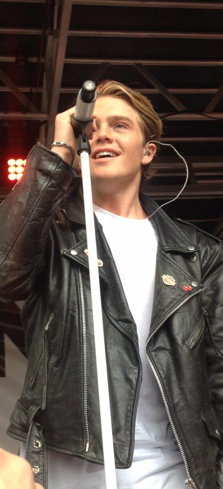 MarleenFW_'s tweet photo. @SamuelYPL ❤️ http://t.co/CfIVuInId5